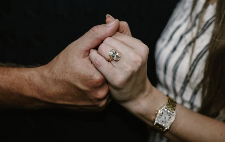 Taylor Swift's Engagement Ring.png