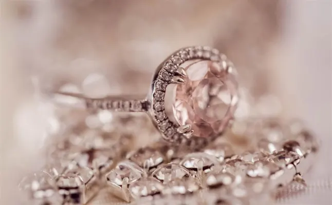 round brilliant diamond ring
