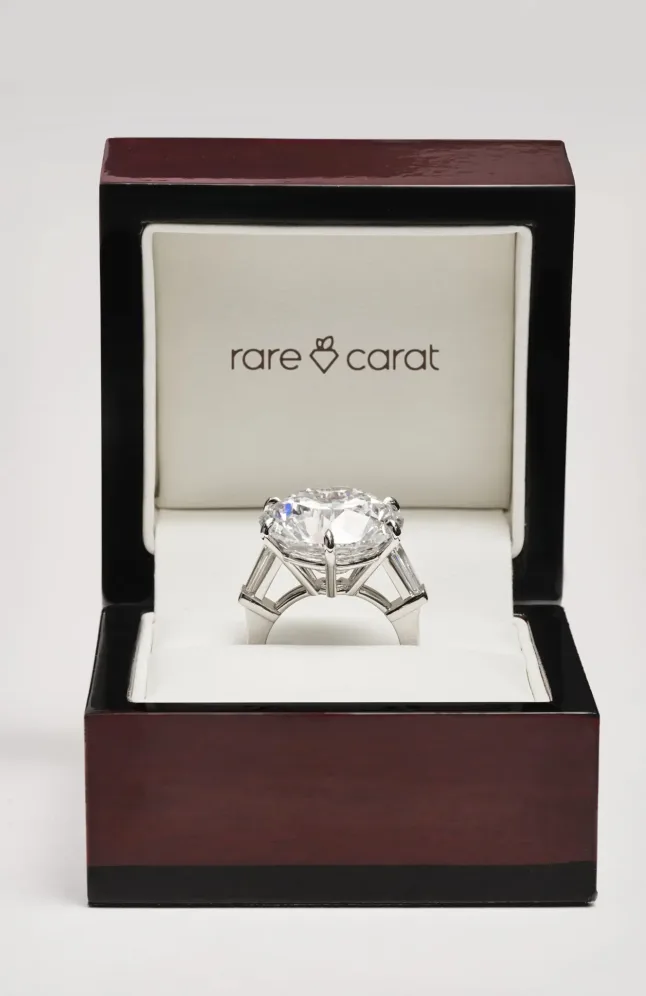 A 21 ct diamond ring in a Rare Carat ring box