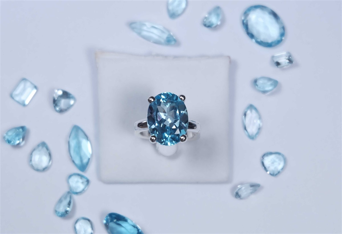 An aquamarine ring in a silver setting